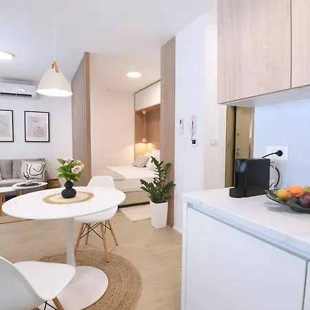 Consul - Center Apartment *