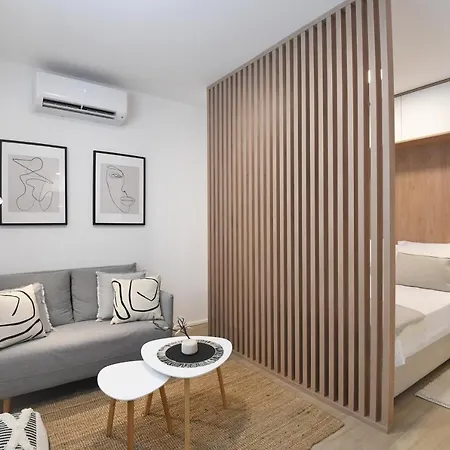 Consul - Center * זאדאר